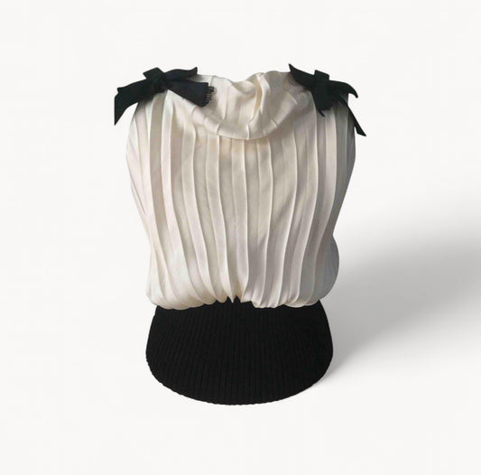 Chanel 2005 Ivory Silk Bow Top